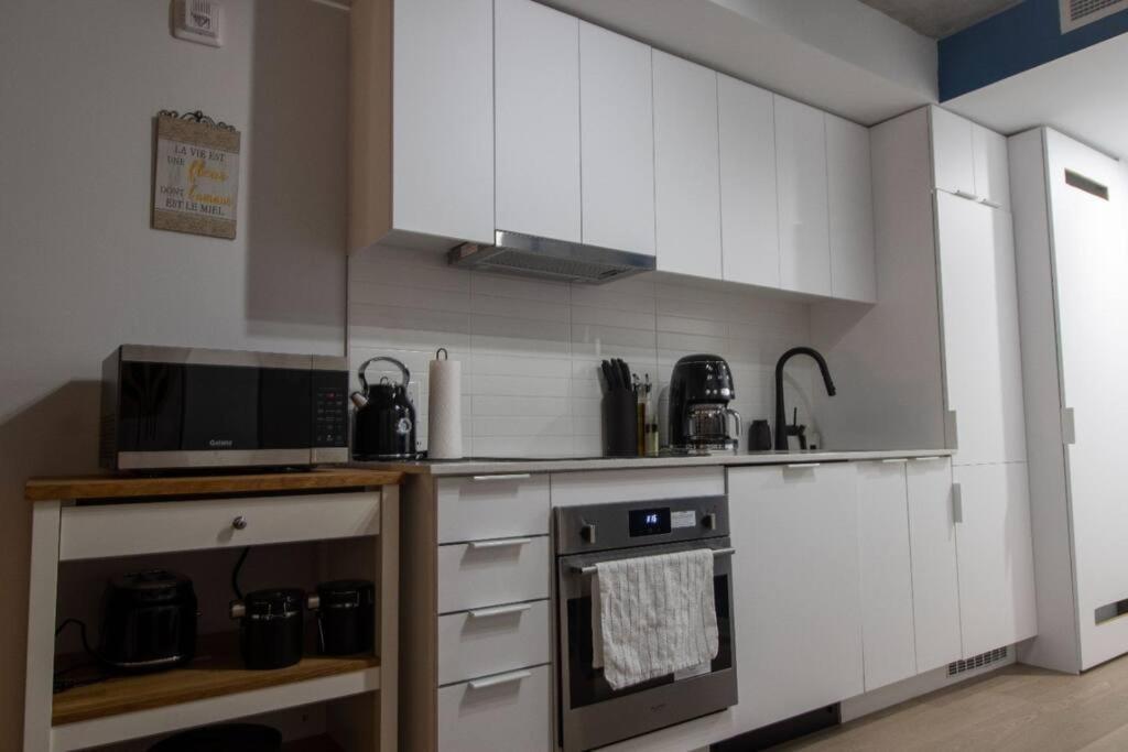 Bel Appartement Au Centre-Ville Montréal Exteriör bild
